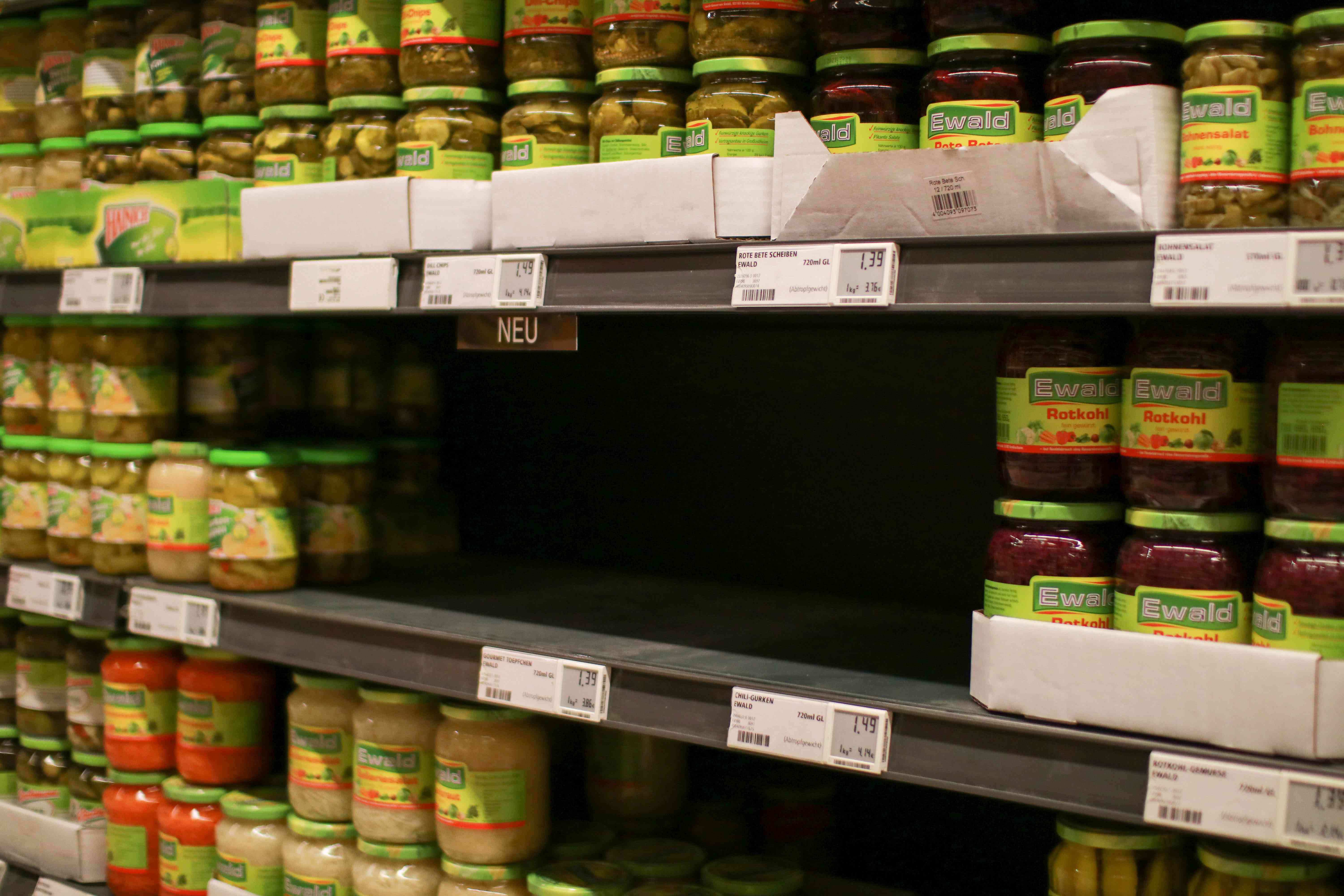 Monitor the availability of your products and avoid out of stock situations.